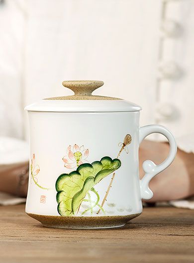Mug à thé en porcelaine lotus peinte