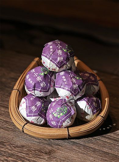 Mandarine verte aux bourgeons violets de Pu'Er cuit