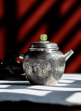 Théière artisanale en argent massif de 150 ml