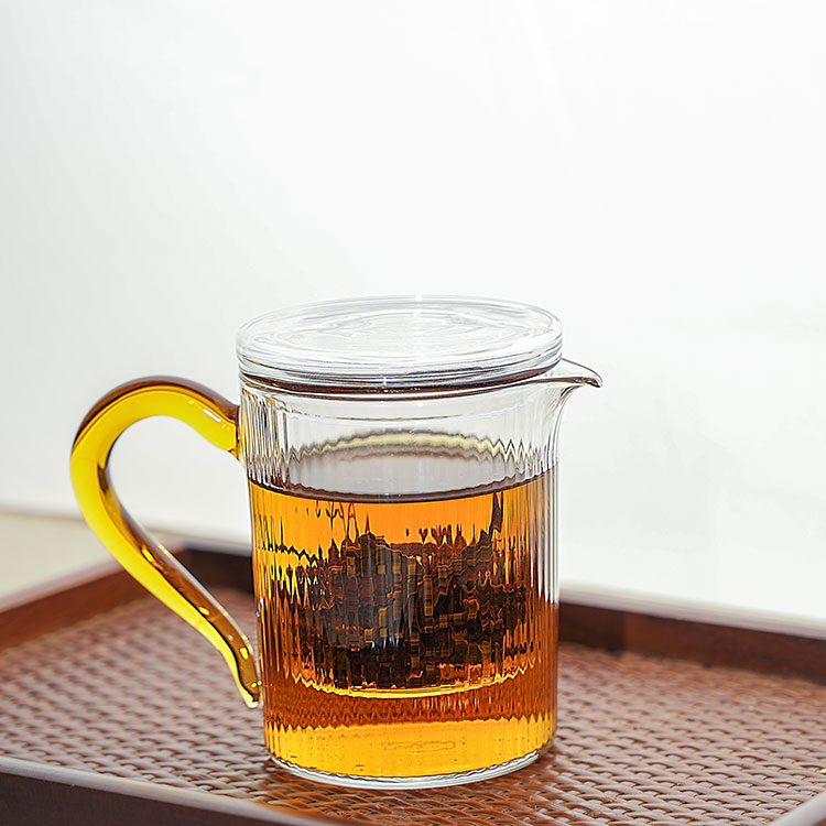 Tasse à thé en verre transparent avec filtre